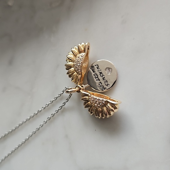 Sunflower necklace "You are my sunshine" Charmed Aroma BP Valentines Day - Picture 2 of 10